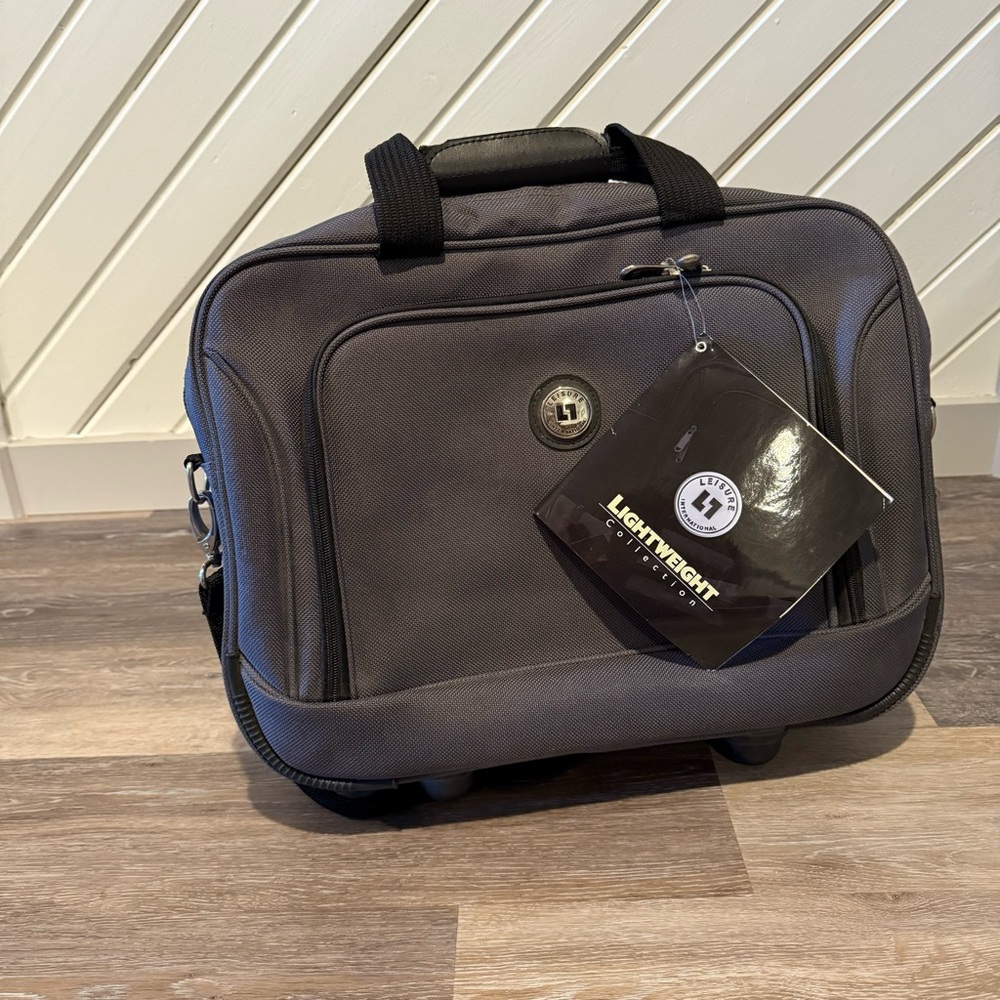 Sleek Black and Gray Laptop Bag with Durable Design
